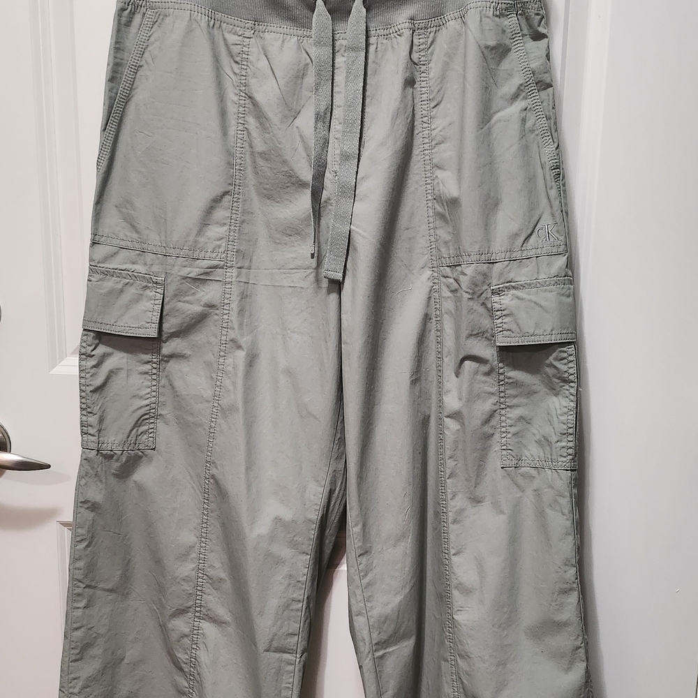 Calvin Klein Women's Light Green Cargo Pants
